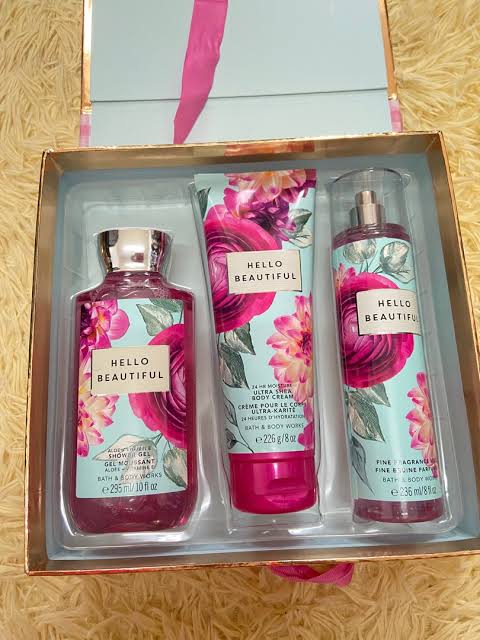 Bath and Body Works - Hello Beautiful Set